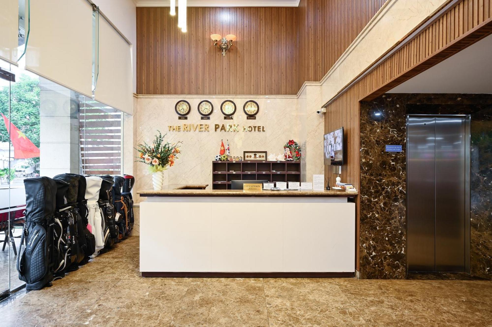The River Park Hotel 胡志明市 外观 照片